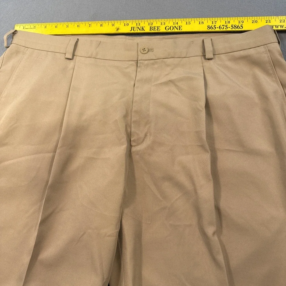 Nike Golf SHORTS MENS 42 Tan Flat Front  Dri-FIT